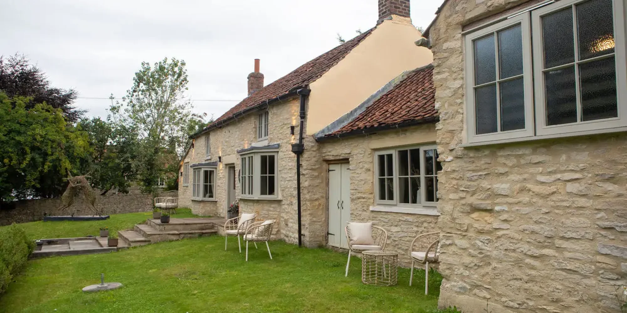 uk-scawton-pignut-and-the-hare (1)